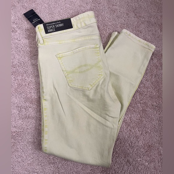 New with tags Abercrombie and Fitch Neon Yellow/Green Super Skinny Ankle Jeans - Picture 1 of 6